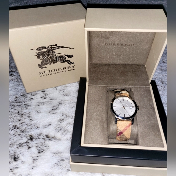 Burberry Watch - Picture 1 of 3